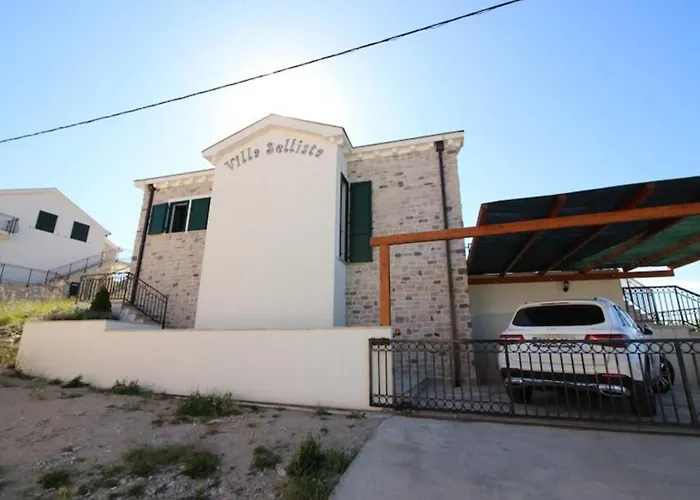 Sellista With Pool And Spectacular Seaveiw Ivanica